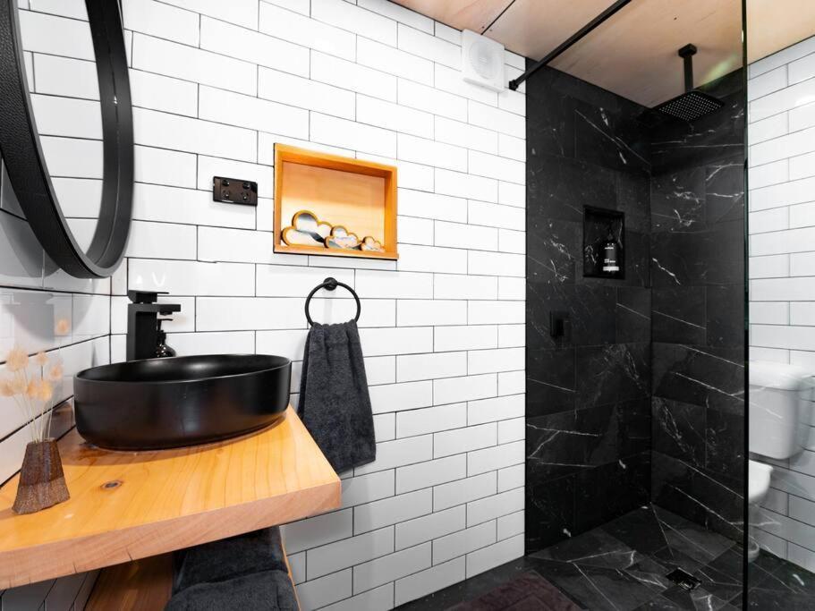 Pilgrim Blue, Derby - Two Charming Apartments In The Heart Of Derby Kültér fotó